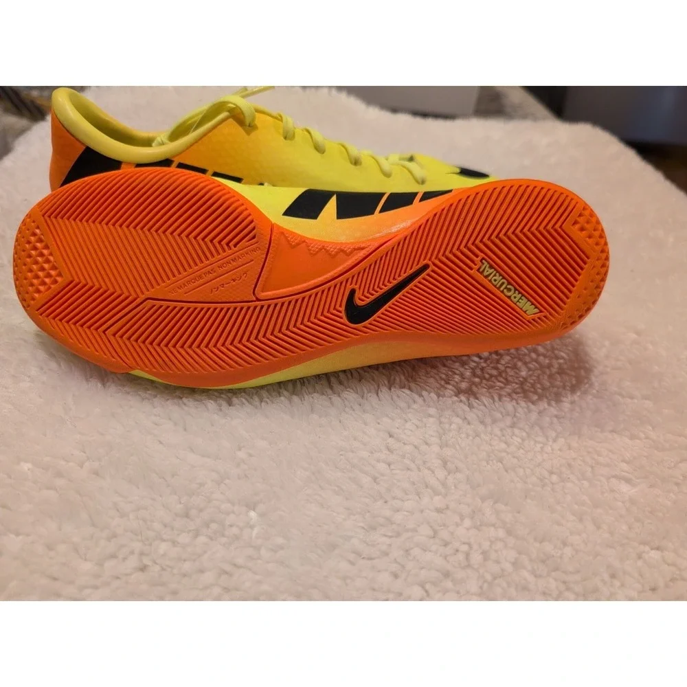 Nike Jr ‎ Mercurial Victory IV Volt Citrus Boys Indoor Soccer US 5.5Y/ EU 38 EUC